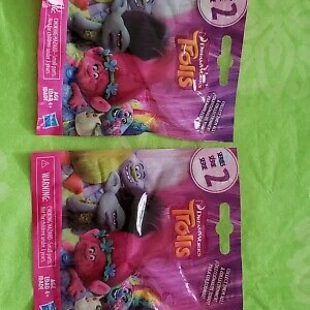 🎸 2 pc TROLLS BLIND BAG TOYS  🎸 - Picture 3 of 4